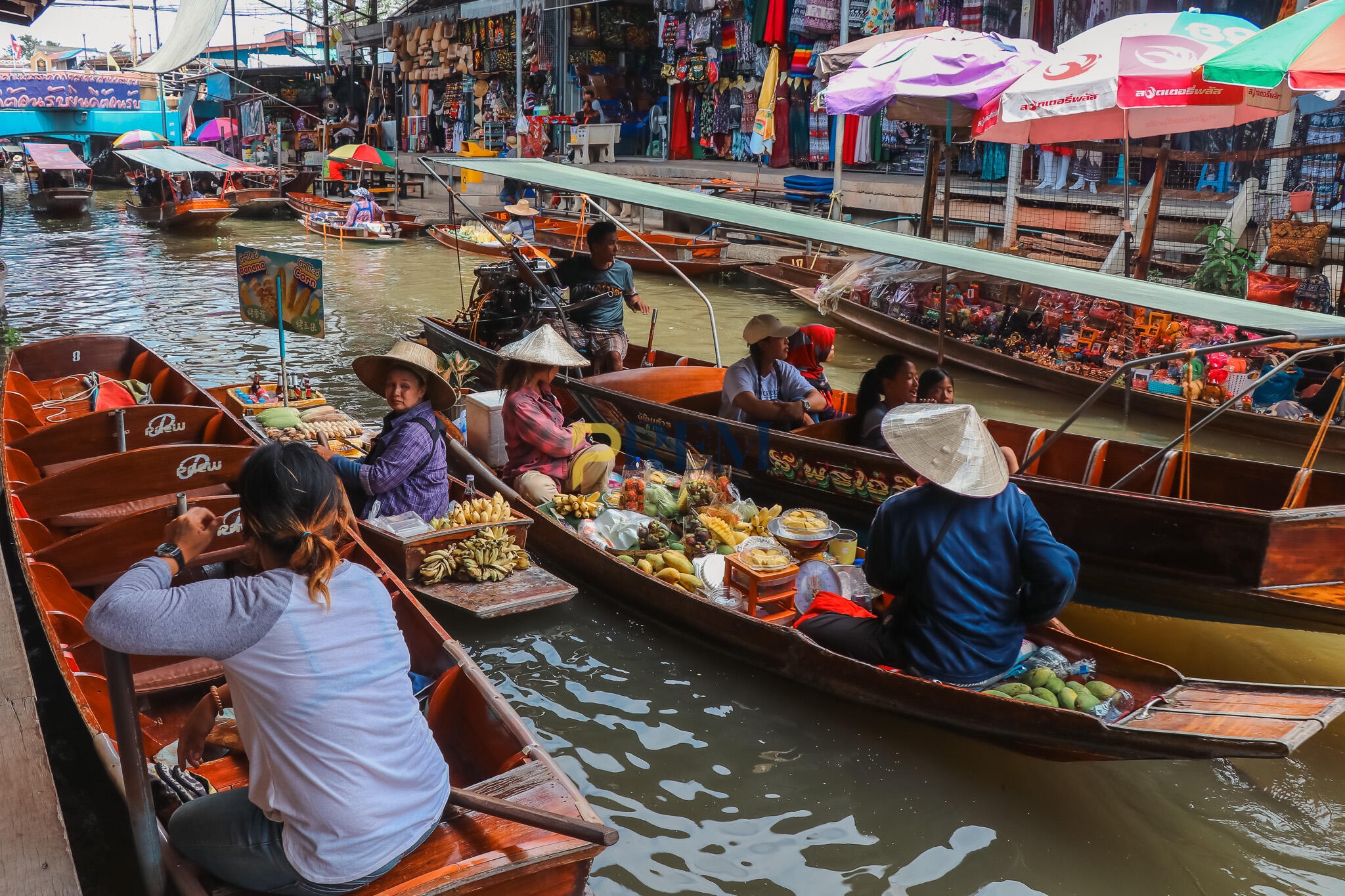 Damnoen Saduak Floating Market