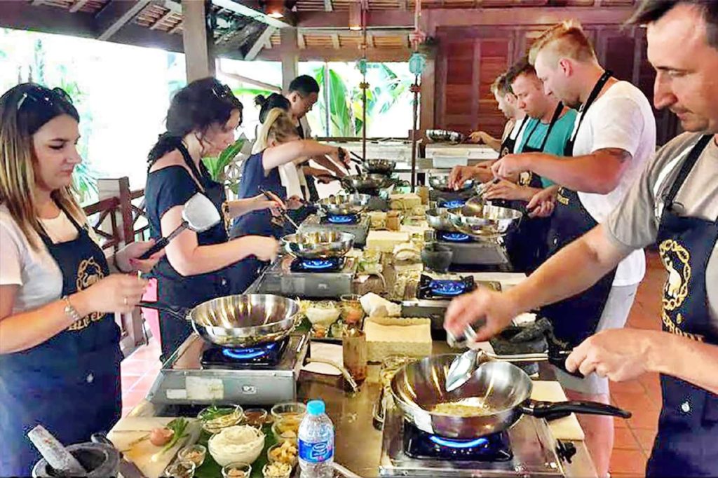 {"id":669,"name":"package-tours\/places\/15-1-1e13a0245432494ffcdf5388c55e923f.jpg","package_tours_places_id":15,"alt":"Cooking Class","position":2,"cover":0,"status":1,"created_at":"2024-09-01T10:35:48.000000Z","updated_at":"2024-09-01T10:35:48.000000Z","deleted_at":null}