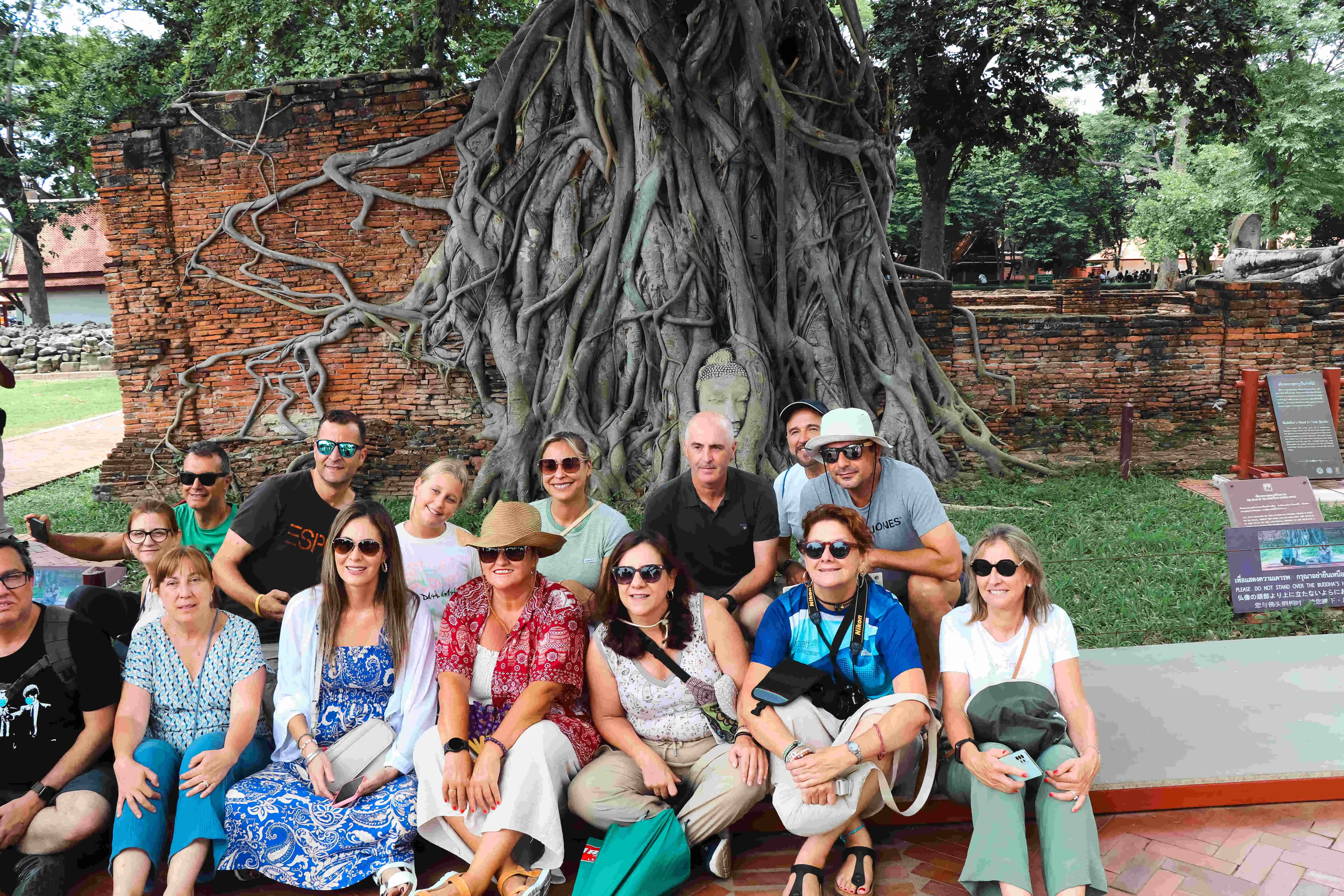 {"id":838,"name":"package-tours\/places\/2-1-915aa69e9b6fd11dcec2bb1a03927ed3.webp","package_tours_places_id":2,"alt":"Wat Mahathat","position":1,"cover":1,"status":1,"created_at":"2024-09-08T16:01:05.000000Z","updated_at":"2024-09-08T16:01:05.000000Z","deleted_at":null}