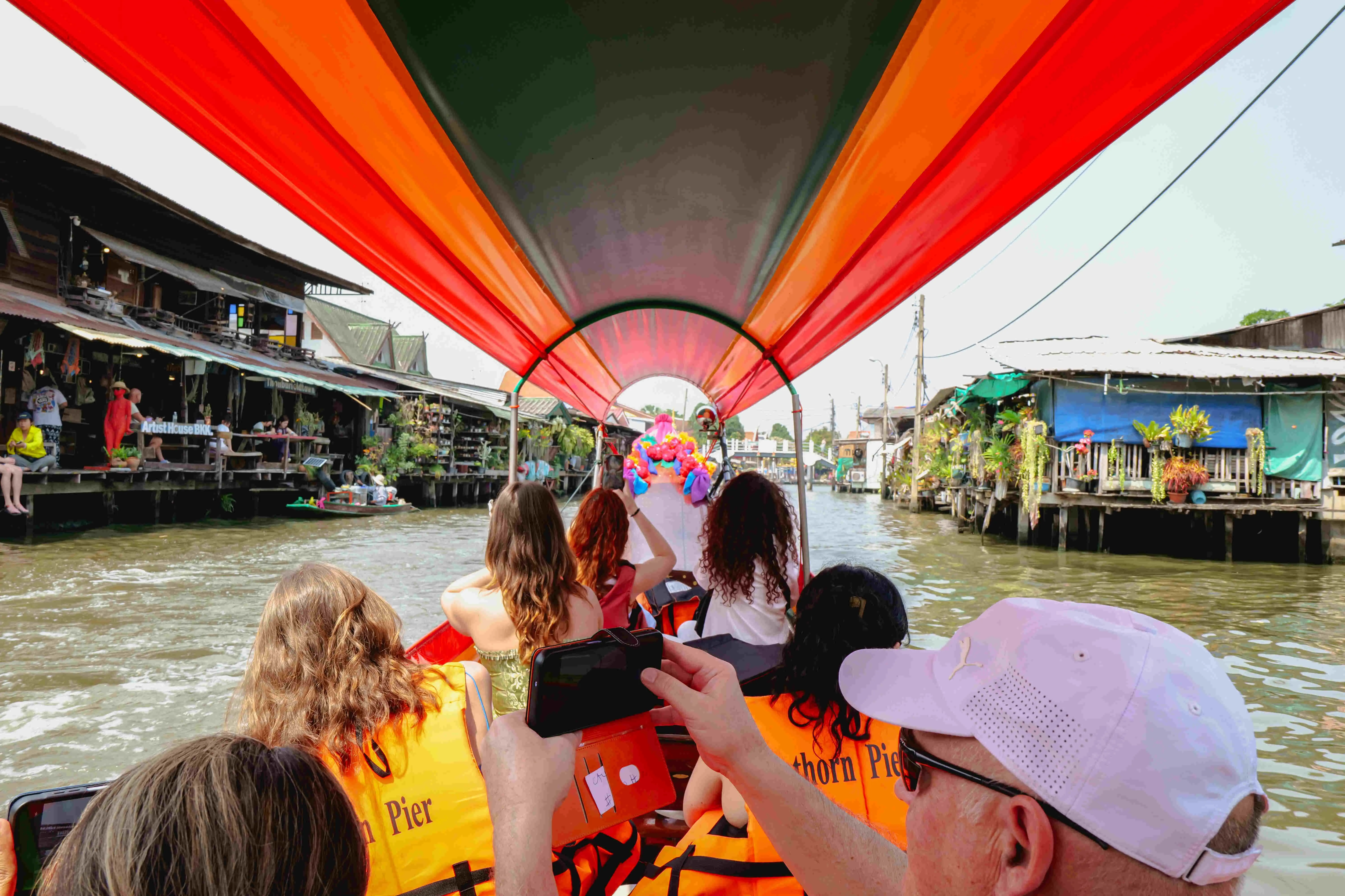 {"id":2402,"name":"package-tours\/places\/264-1-414ba5123515b086476bf1c98e599e5c.webp","package_tours_places_id":264,"alt":"Khlong Bang Luang Floating Marke","position":1,"cover":1,"status":1,"created_at":"2025-02-04T16:57:26.000000Z","updated_at":"2025-02-04T16:57:26.000000Z","deleted_at":null}