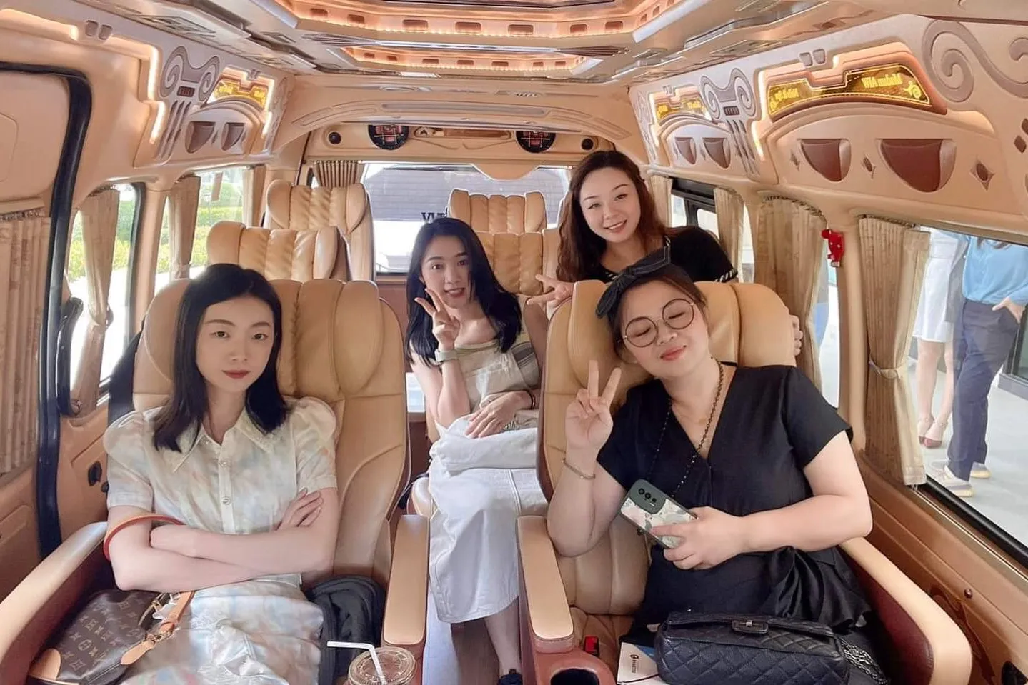 {"id":740,"name":"package-tours\/places\/76-3-4ffab995156367ce274094a0a8950090.webp","package_tours_places_id":76,"alt":"Private Charter Services","position":3,"cover":0,"status":1,"created_at":"2024-09-05T06:09:24.000000Z","updated_at":"2024-09-05T06:09:24.000000Z","deleted_at":null}