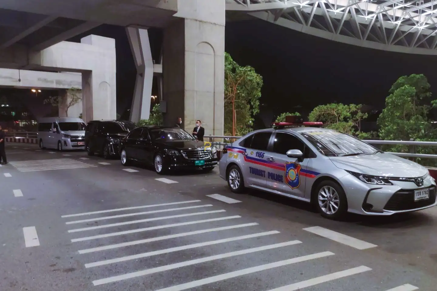 Toyota Alphard and Mercedes Benz E Class