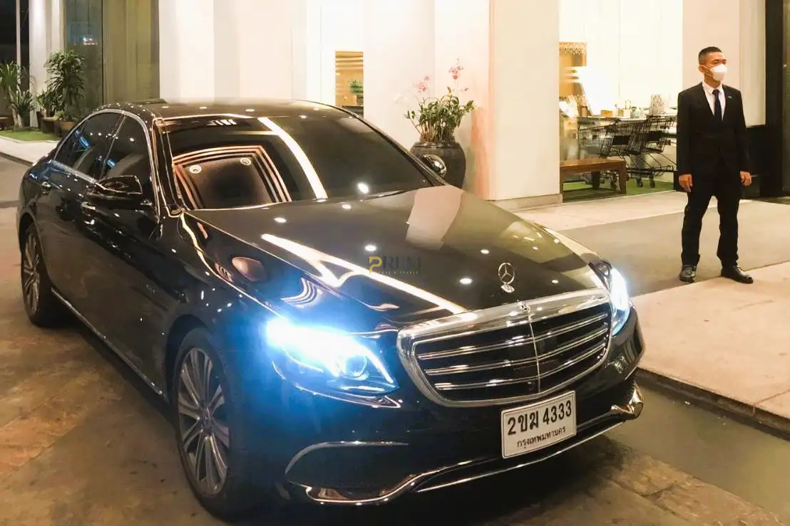 Toyota Alphard and Mercedes Benz E Class